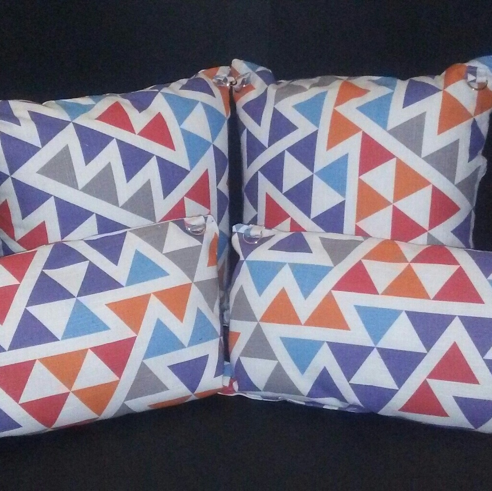 Chic throw pillows - Picture 2 of 4